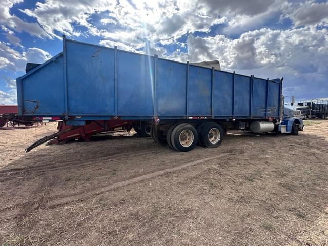 Image of Peterbilt 377 equipment image 4