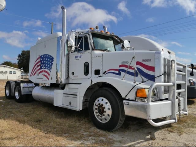 Image of Peterbilt 377 equipment image 1