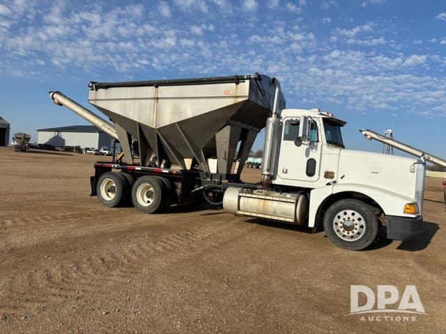 Image of Peterbilt 377 equipment image 2