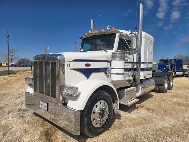 Image of Peterbilt 377 equipment image 1