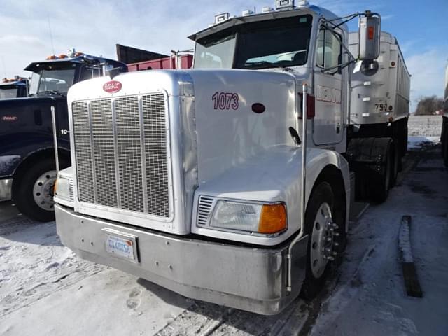 Image of Peterbilt 377 equipment image 2