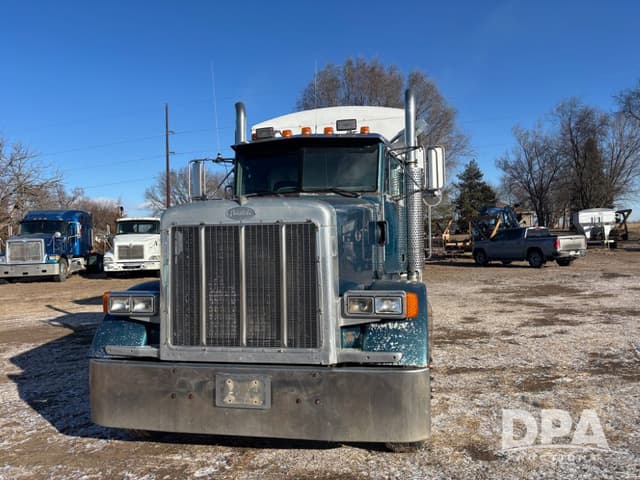 Image of Peterbilt 378 equipment image 2