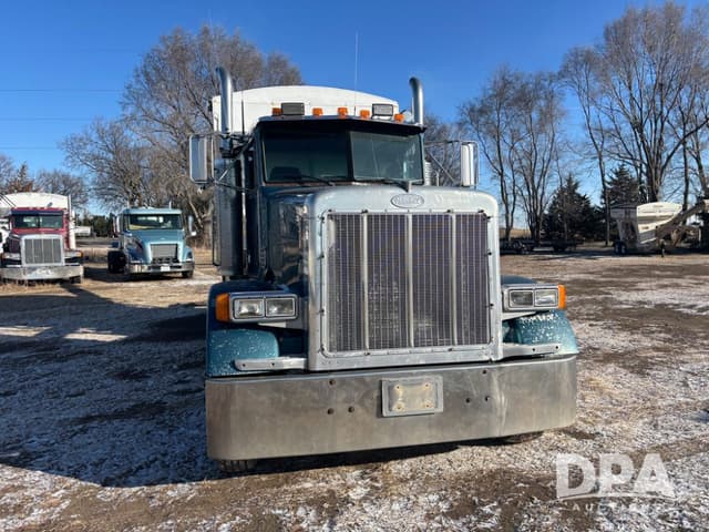 Image of Peterbilt 378 equipment image 3