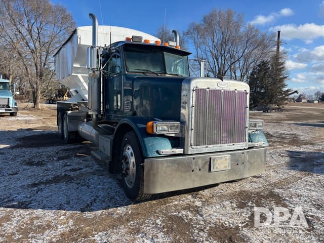 Image of Peterbilt 378 equipment image 4