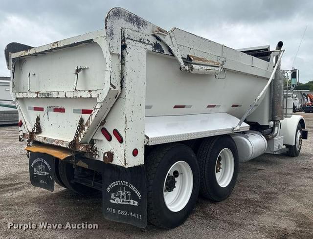 Image of Peterbilt 378 equipment image 4