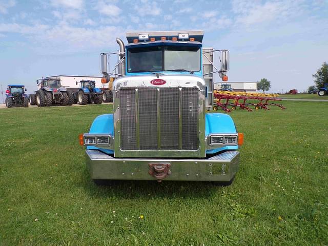 Image of Peterbilt 378 equipment image 2