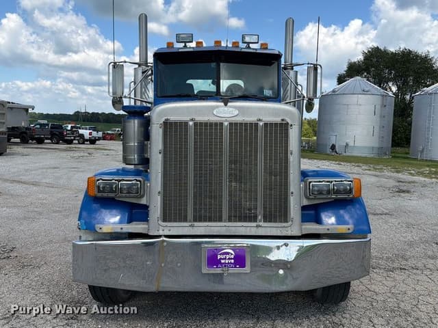 Image of Peterbilt 378 equipment image 1