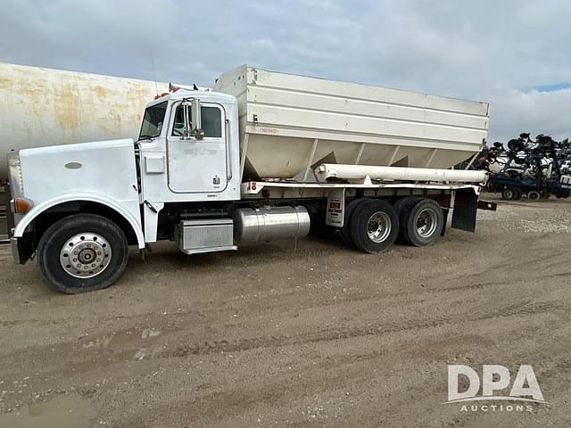 Image of Peterbilt 378 equipment image 1