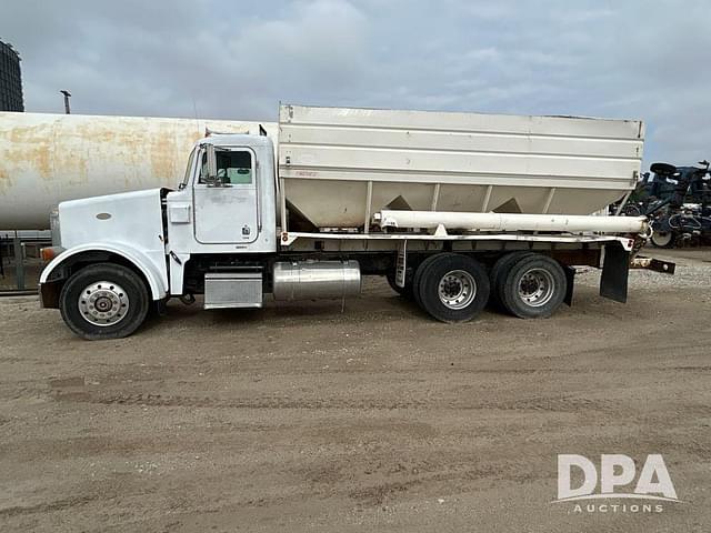 Image of Peterbilt 378 equipment image 2