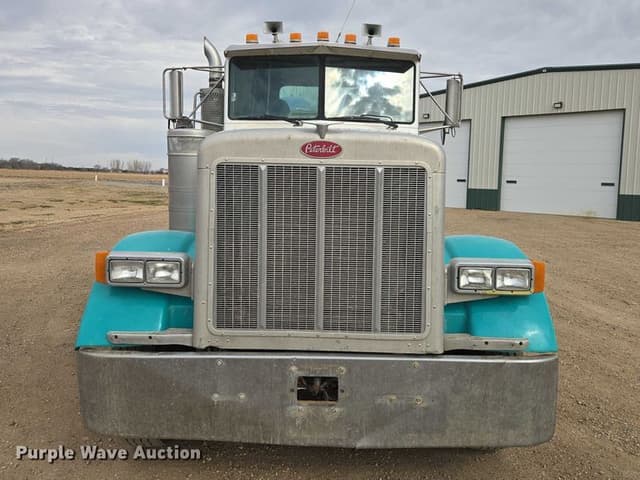 Image of Peterbilt 378 equipment image 1
