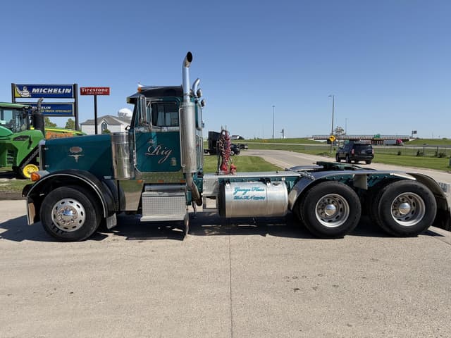 Image of Peterbilt 379 equipment image 1