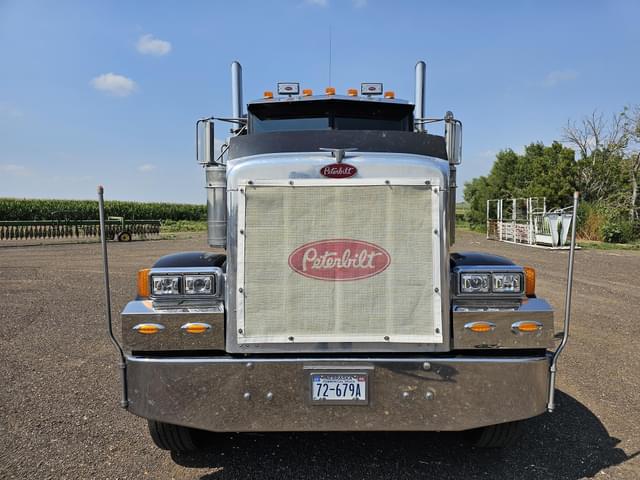 Image of Peterbilt 379 equipment image 1