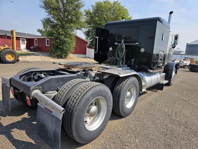 Image of Peterbilt 379 equipment image 4