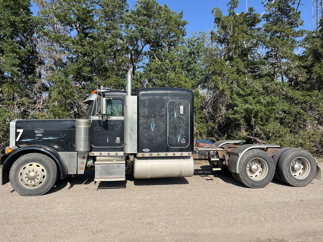 Image of Peterbilt 379 Primary image
