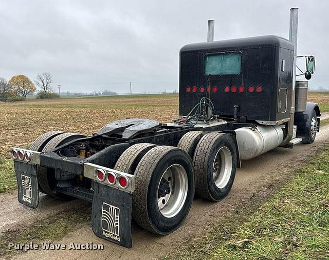 Image of Peterbilt 379 equipment image 4