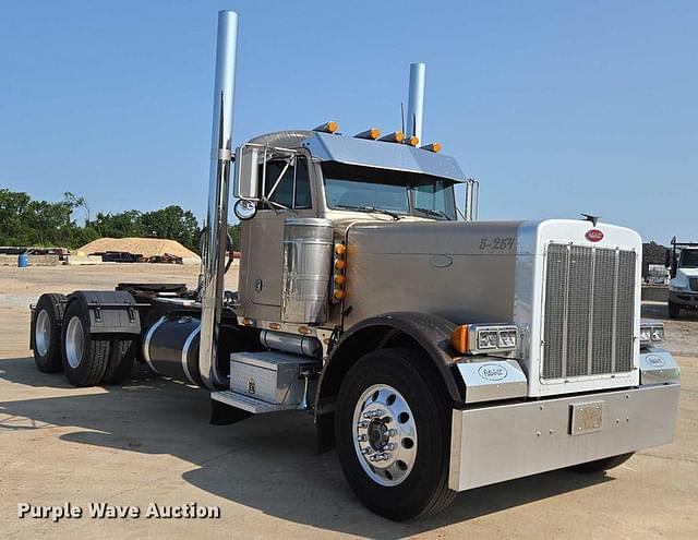 Image of Peterbilt 379 equipment image 2