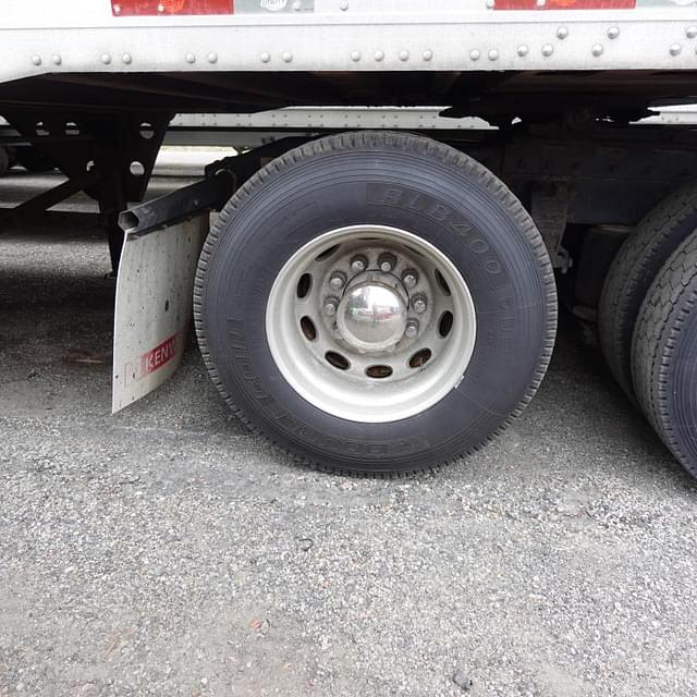 Image of Peterbilt 379 equipment image 4