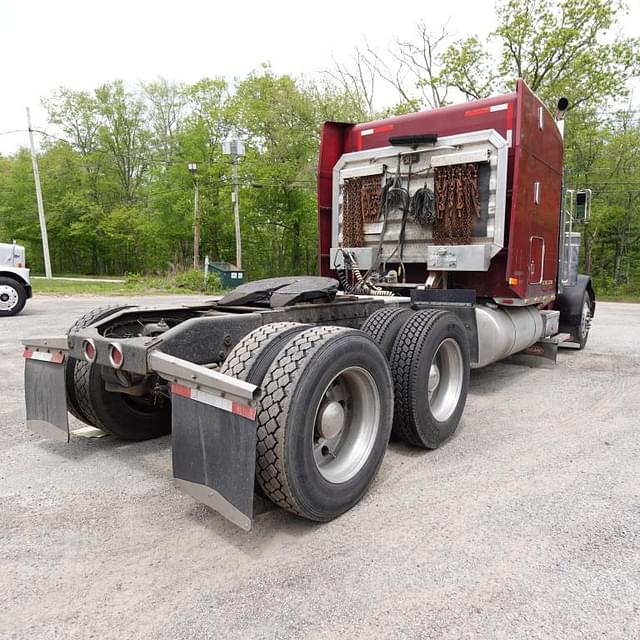 Image of Peterbilt 379 equipment image 4
