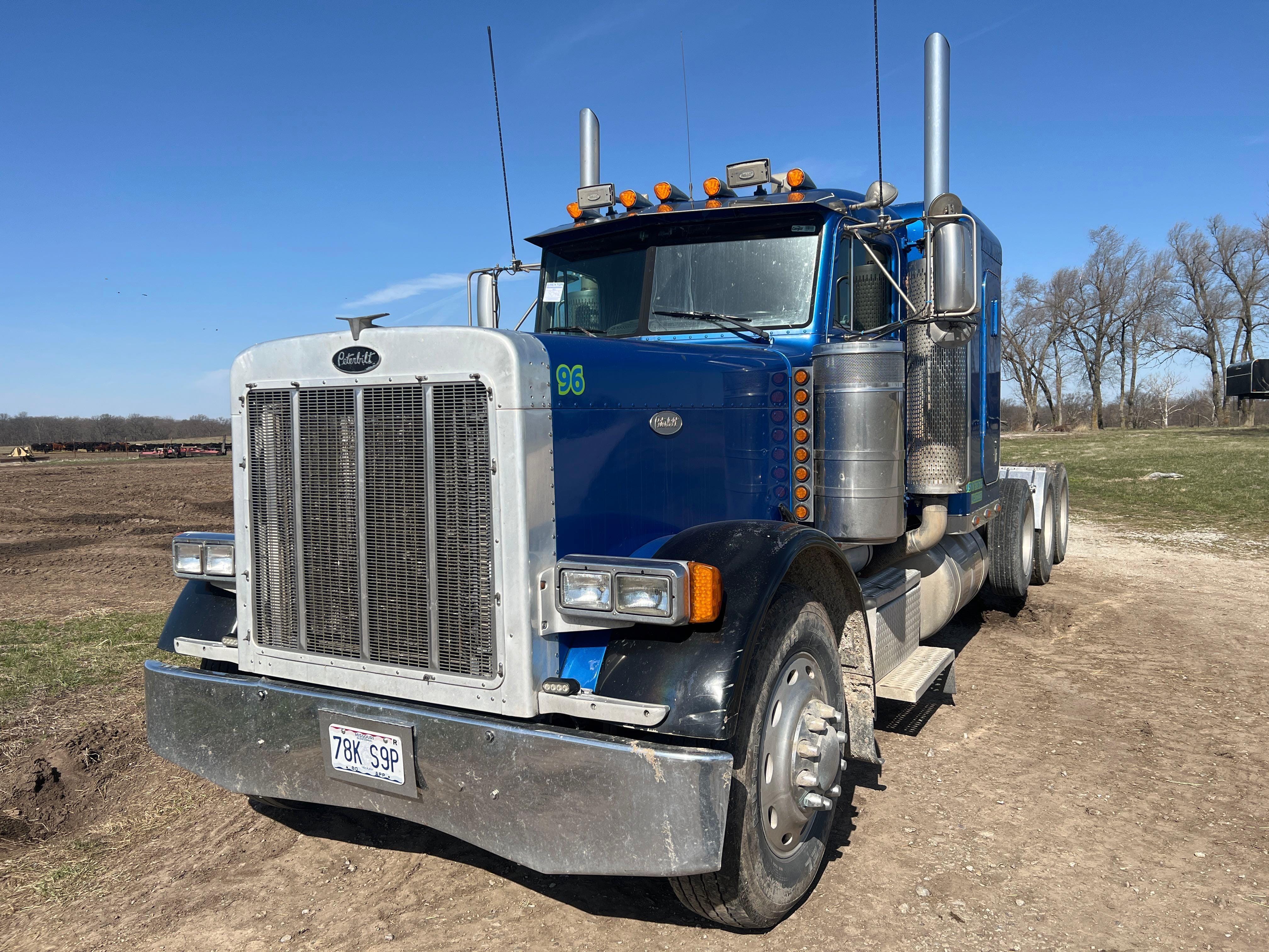Main image Peterbilt 379