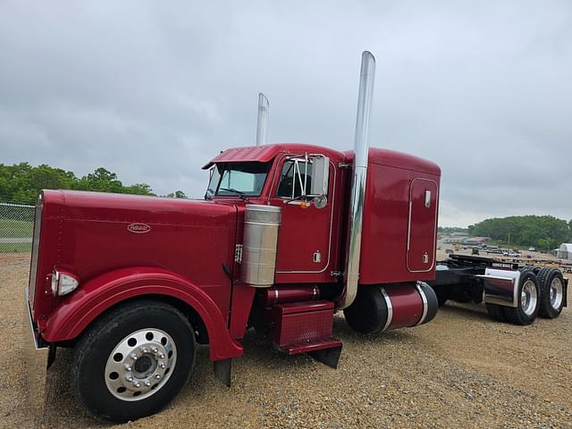 Image of Peterbilt 379 equipment image 1