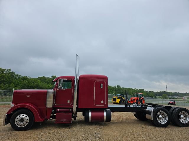 Image of Peterbilt 379 equipment image 3