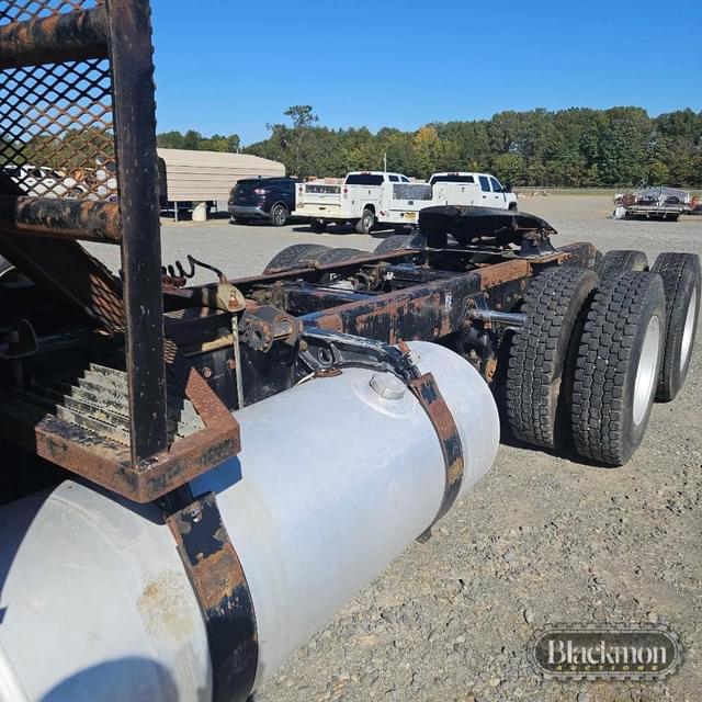Image of Peterbilt 379 equipment image 1
