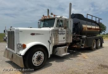 1996 Peterbilt 379 Equipment Image0