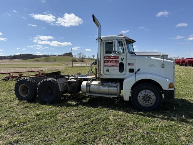 Image of Peterbilt 385 equipment image 3