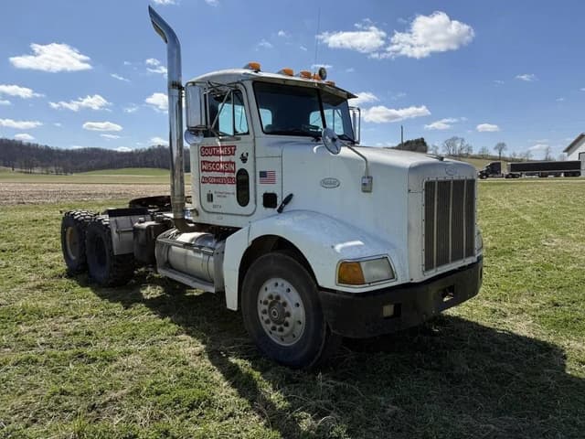 Image of Peterbilt 385 equipment image 2