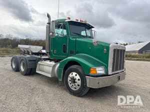 1996 Peterbilt 385 Image