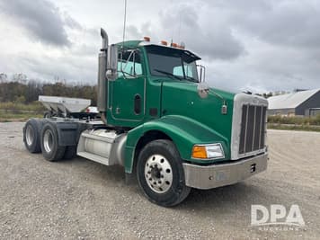 Main image Peterbilt 385
