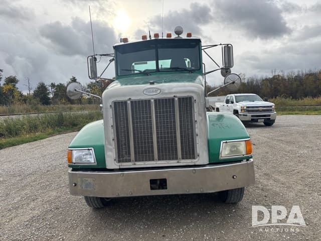Image of Peterbilt 385 equipment image 3