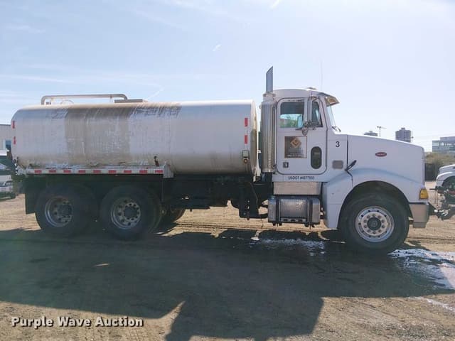 Image of Peterbilt 385 equipment image 3