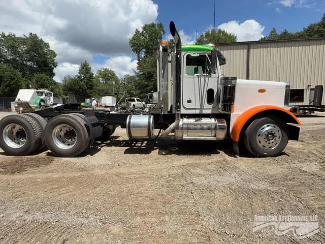Image of Peterbilt 379 equipment image 3
