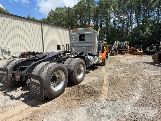 Image of Peterbilt 379 equipment image 4