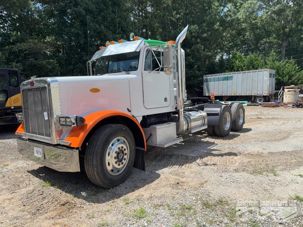 1996 Peterbilt 379 Equipment Image0