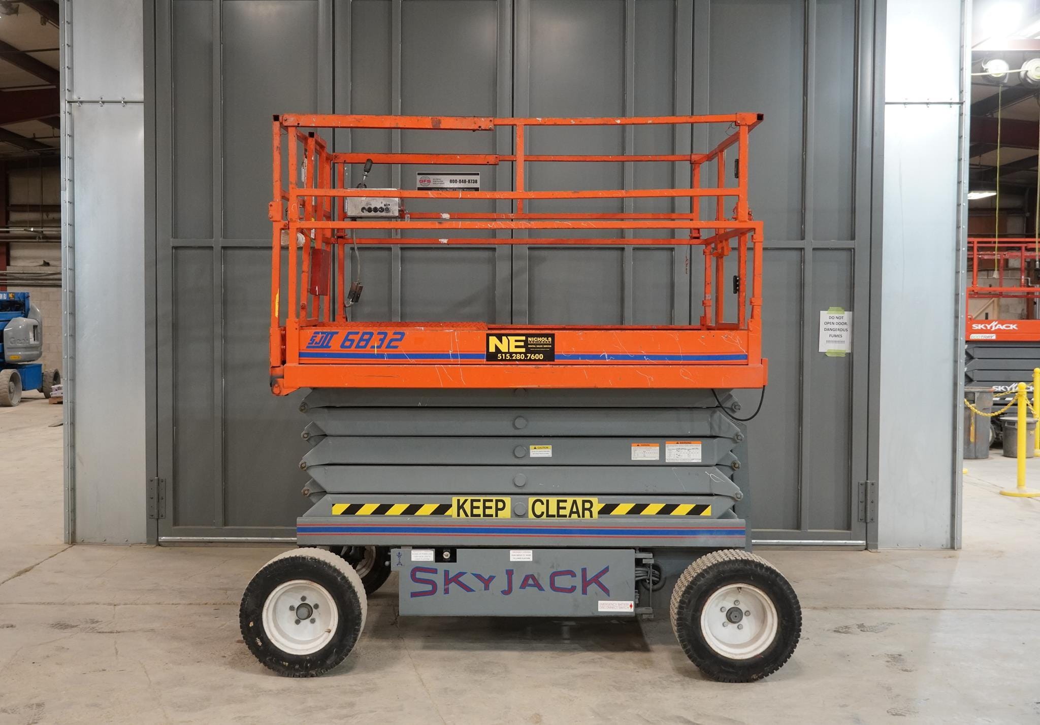 1996 Sky Jack SJ6832RT Equipment Image0