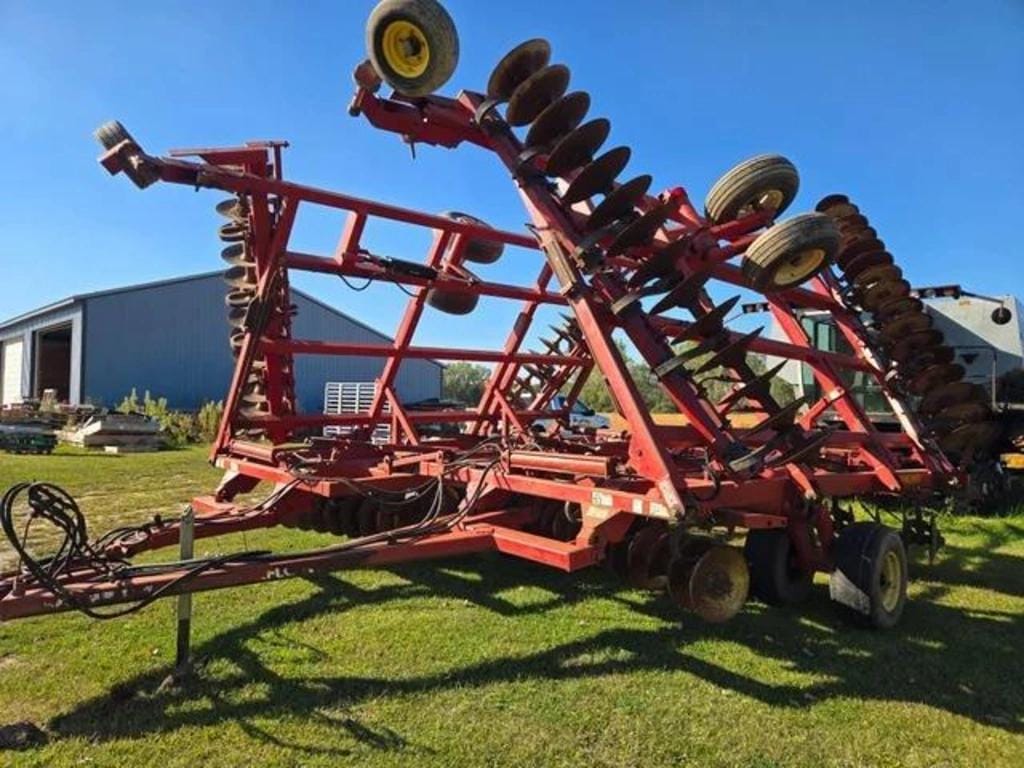 1996 Sunflower 1543 Equipment Image0