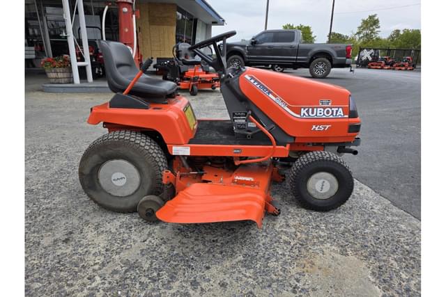 Image of Kubota T1700X equipment image 3