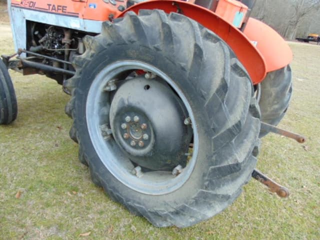 Image of TAFE 35DI equipment image 3