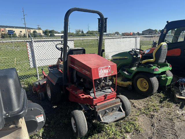 Image of Toro Groundsmaster 345 equipment image 2
