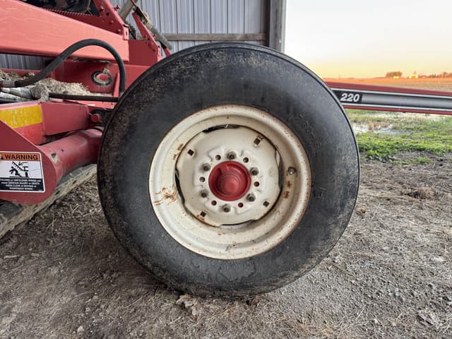 Image of Unverferth 220 equipment image 3