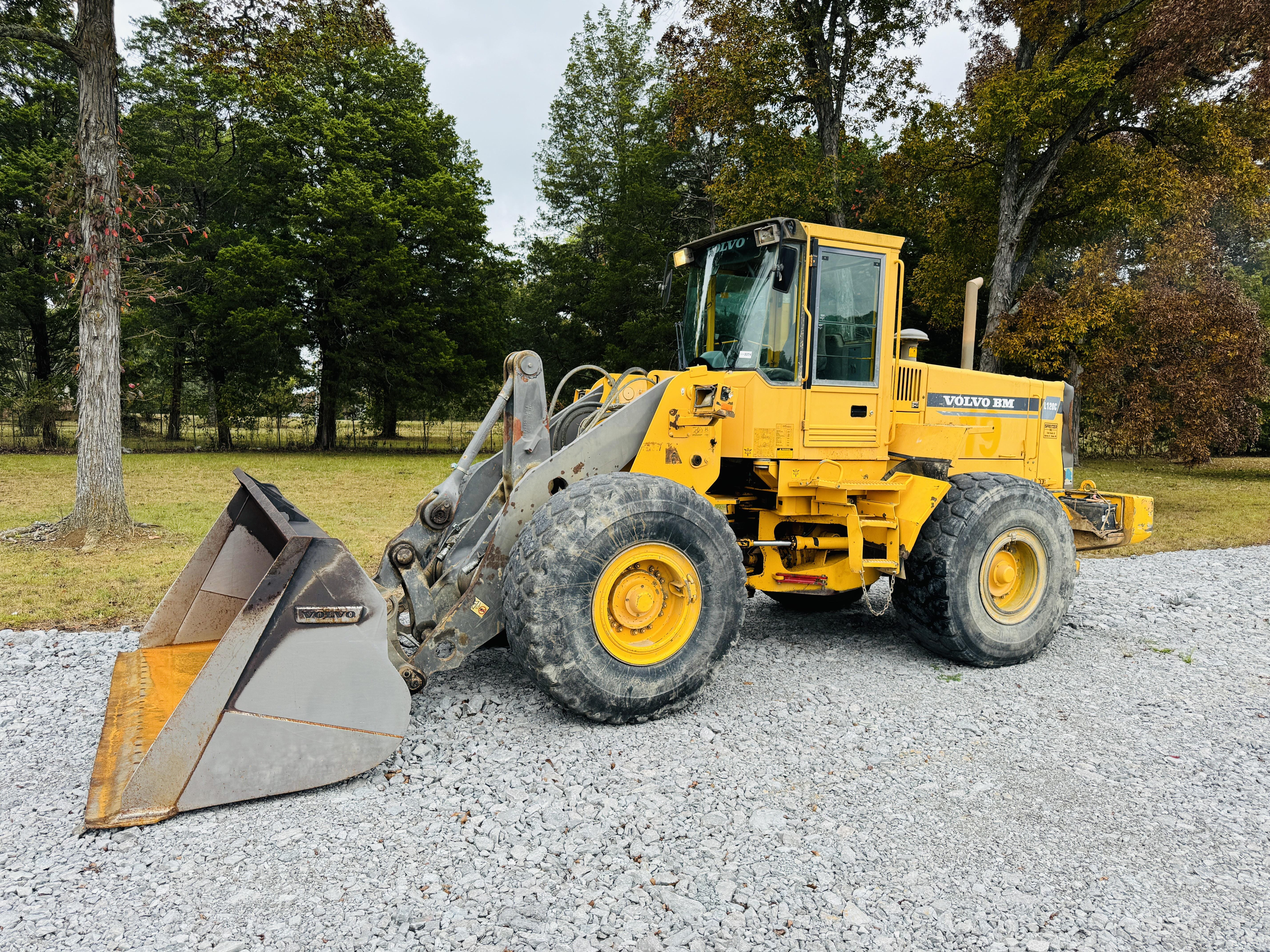 Main image Volvo L120C