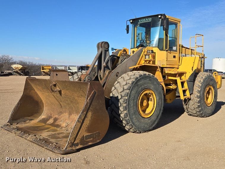 1996 Volvo L150C Equipment Image0