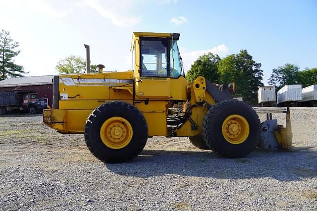 Image of Volvo L70C equipment image 2