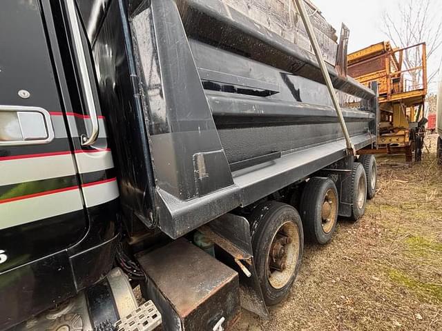 Image of Autocar Undetermined equipment image 4