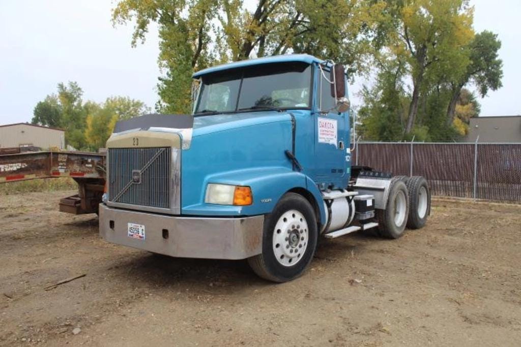 1996 Volvo WCA64T Equipment Image0