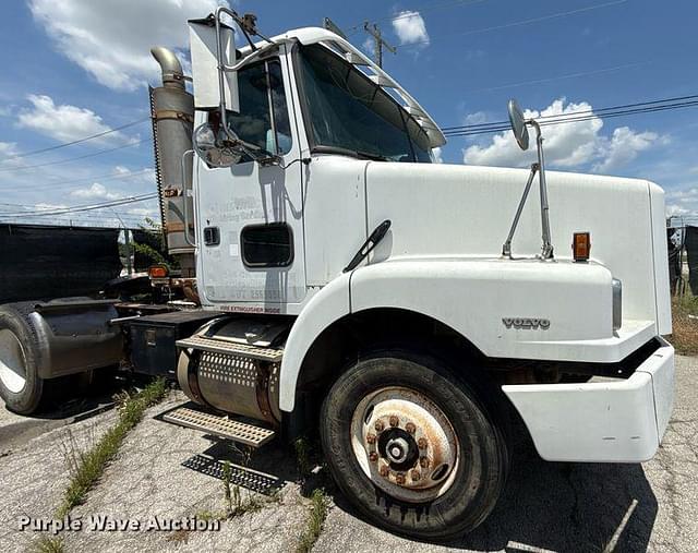 Image of Volvo WG equipment image 3