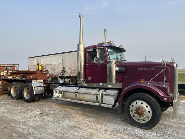 Image of Western Star 4900 equipment image 3