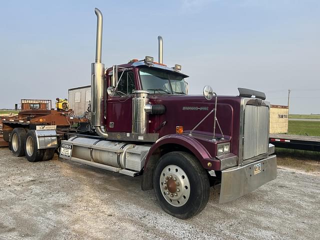 Image of Western Star 4900 equipment image 2